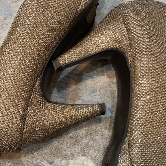 Bandolino Sparkly Gold/Silver Heels Size 8 Women’s - Picture 7 of 7